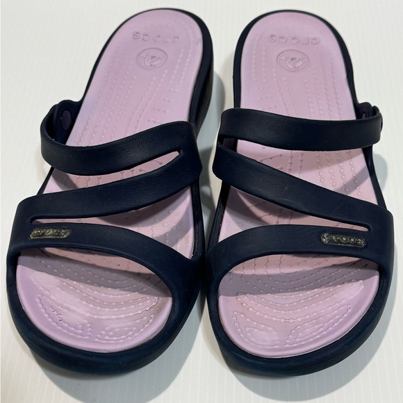 CROCS Women's Navy and Lavender Sandals, size 8W, pre-owned - Picture 2 of 5